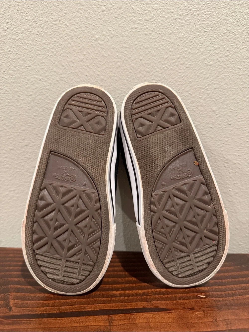 Converse Slip On Size: 9C